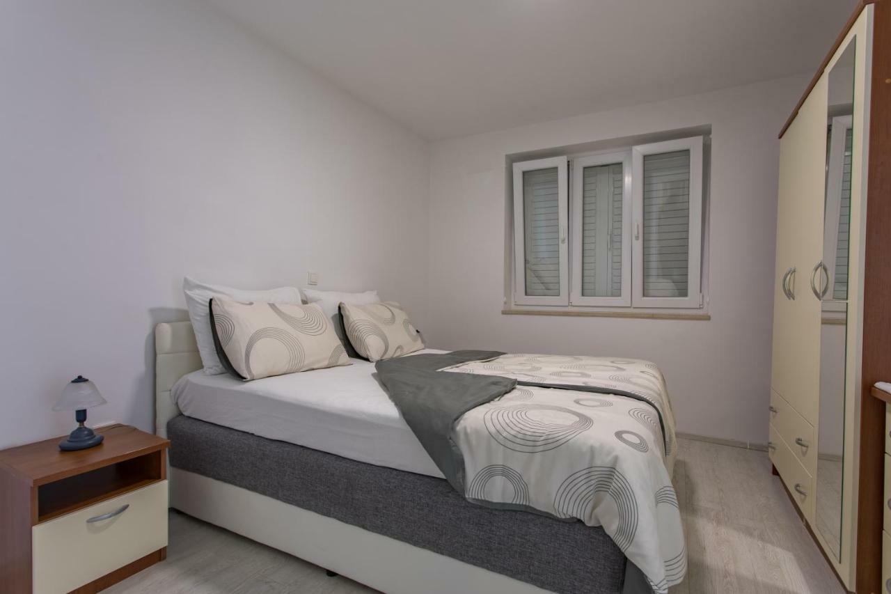 Apartmani Marija Jakir Brela Exterior photo