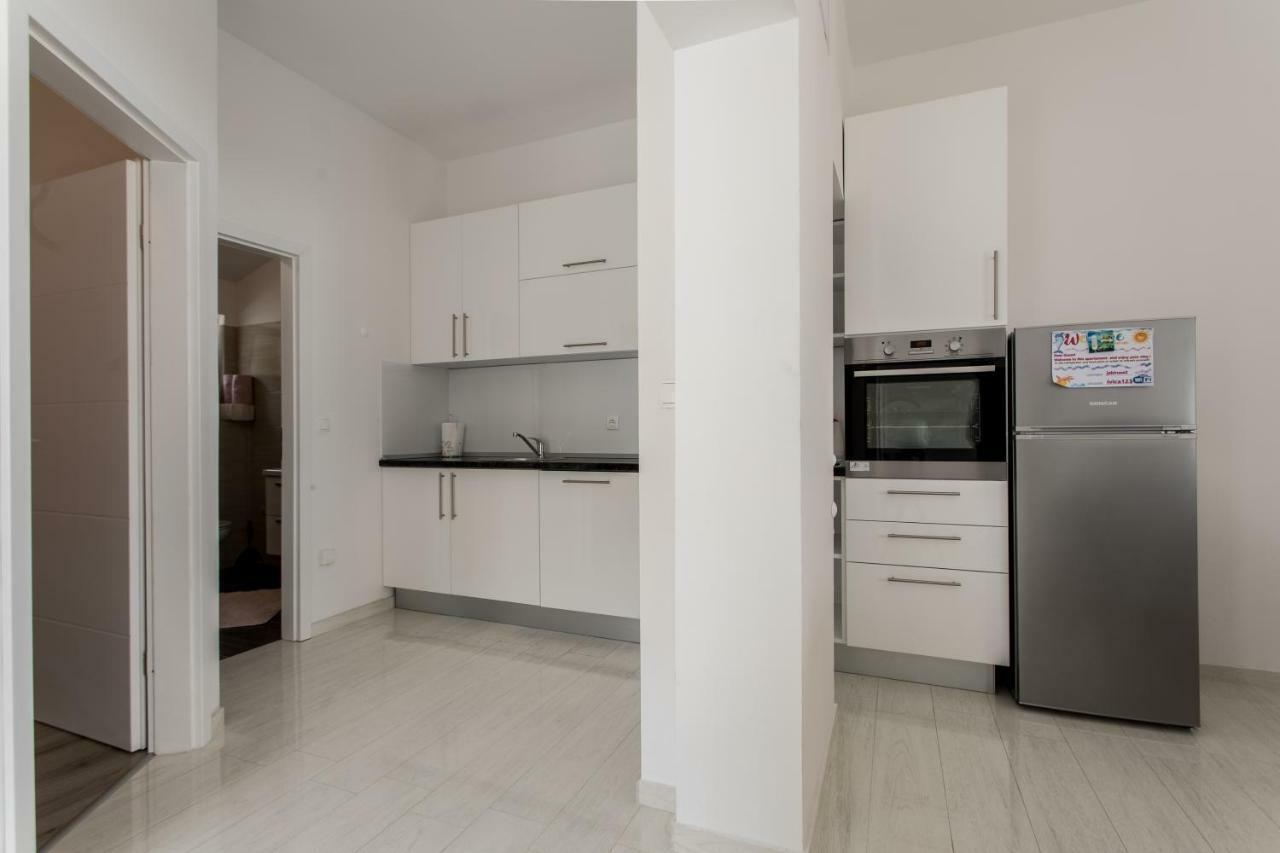 Apartmani Marija Jakir Brela Exterior photo